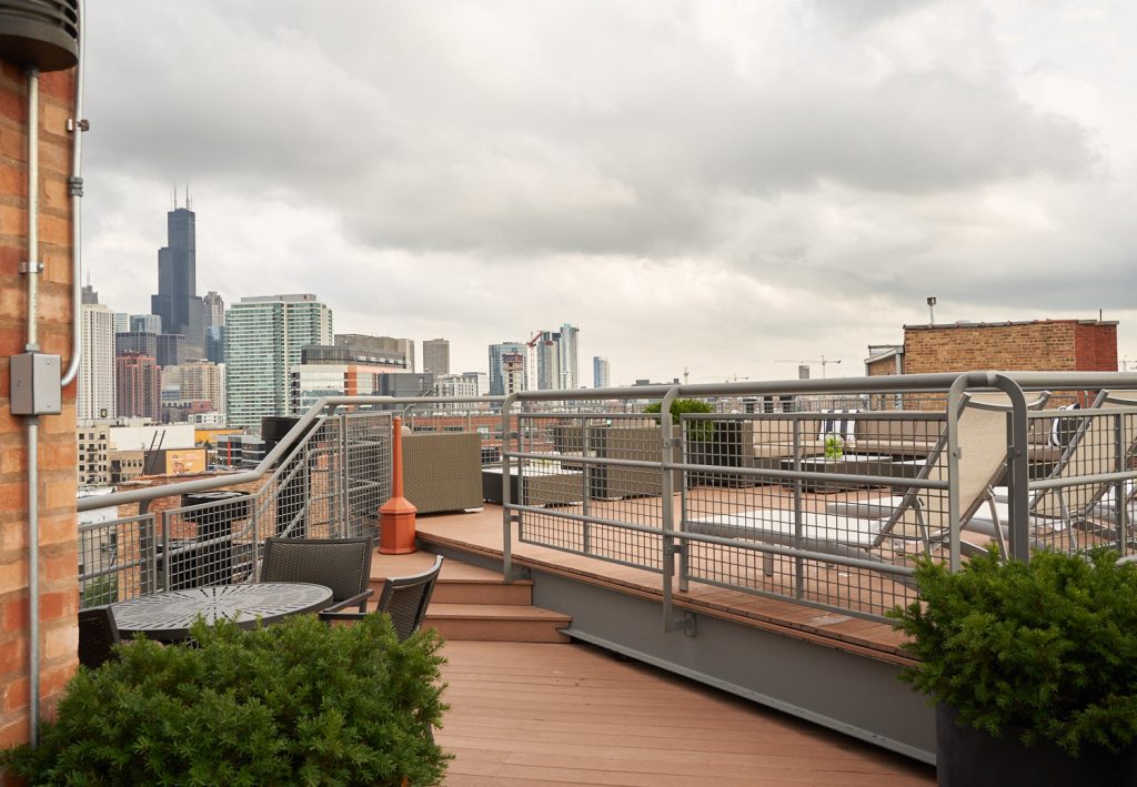 Reserve Rooftop RIVER WEST LOFTS